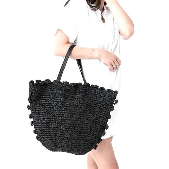 BTB LOS ANGELES NWT Leah tote in Black O/S - Picture 1 of 7